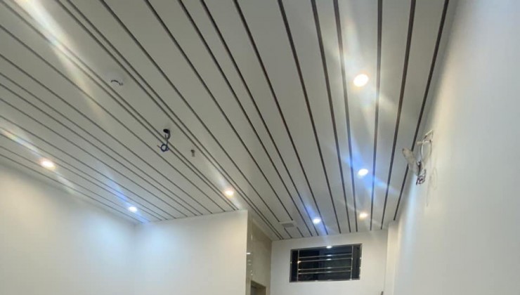 CHO THUÊ MẶT BẰNG KD NGÕ Ô TÔ TRÁNH TRƯƠNG ĐỊNH, 100M2, 6.5 TẦNG, GIÁ 55 TRIỆU, 2 THANG MÁY CHẠY VÙ VÙ, KD ĐINHr